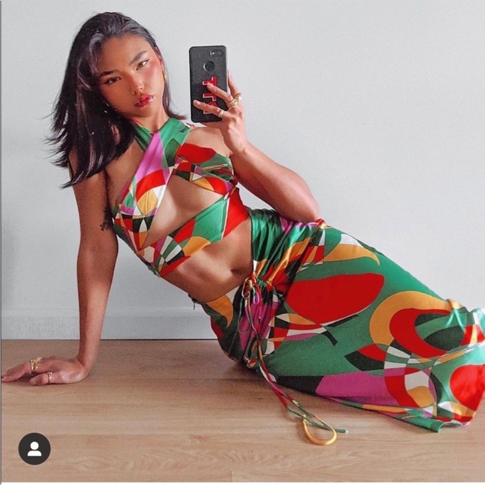 With jéan Naomi geometric print midi skirt size XS vacation beach tropical chic